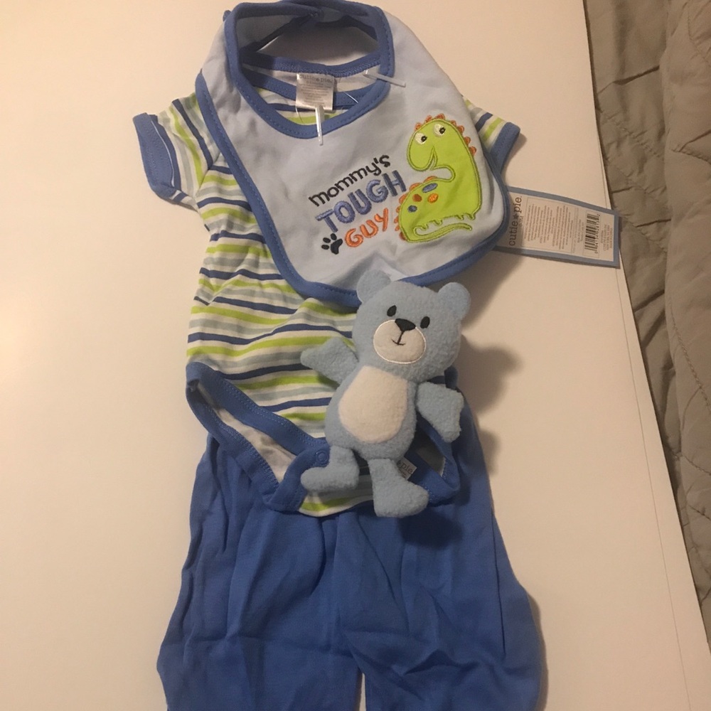 NWT- 4 Piece NWT  Set by Cutie Pie 0-3 Months